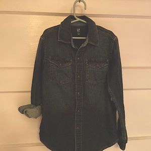 NWT Kids size M snap denim shirt. Super soft and stretchy